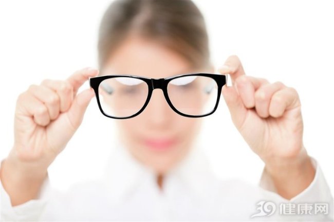 长期戴眼镜对颜值有影响吗 长期戴眼镜会变丑？