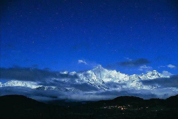 一座雪山的山难、传说与开拓